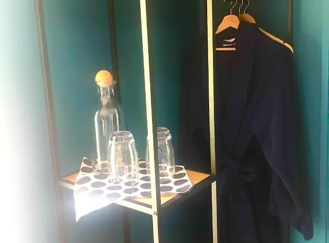 The Welcome Snug לינה וארוחת בוקר קינסייל